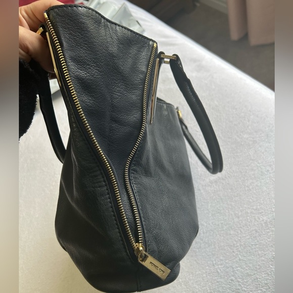 Michael Kors Navy Blue Vanessa Pebbled  Leather Shoulder Bag with Gold Accents - Picture 9 of 11